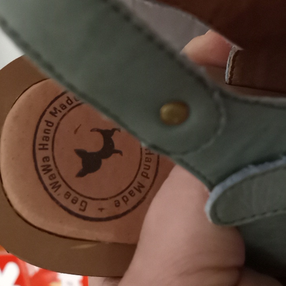 GEE'WAWA Handmade Green Leather Sandals, size 7 - Picture 5 of 7